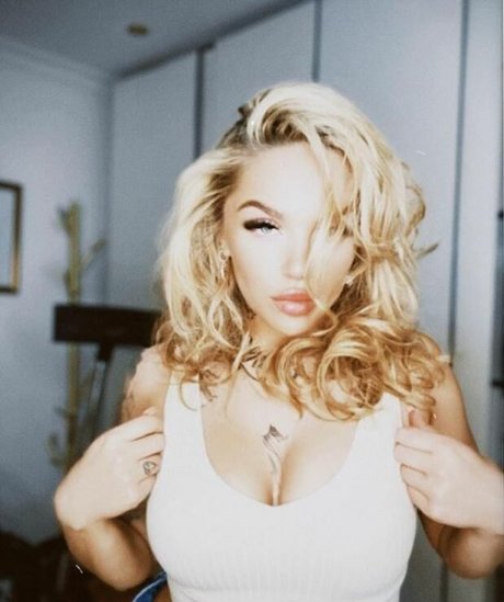 Deeababe perfekte nacktheit foto