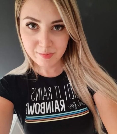 Angel Isis schöne heiße fotos