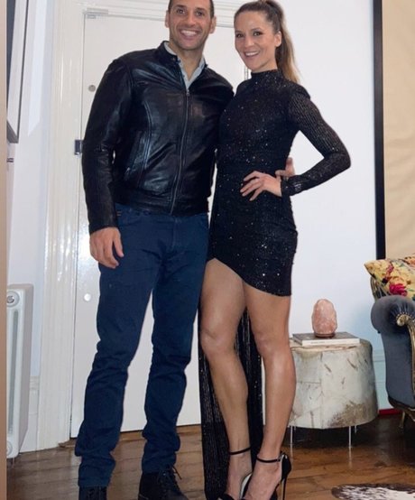 Amanda Byram schauspielerin nacktheit galerie