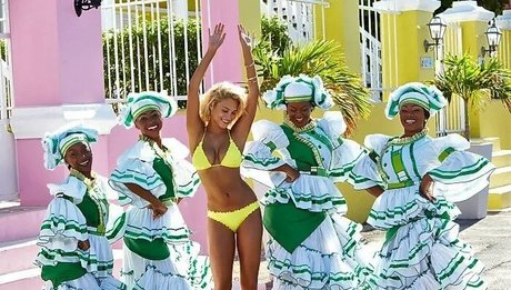 Rose Bertram sexy nacktheit galerien