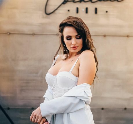 chikagokate sexy kunst galerie