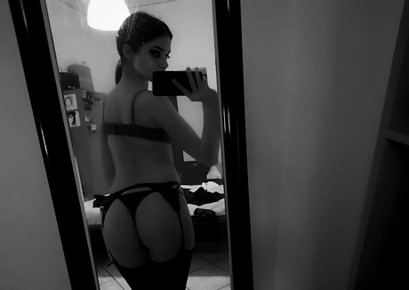 Darknyymph sexy heiße fotos