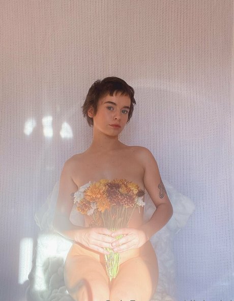 Divine Jai nackt freie bilder