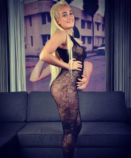 Daisy Lee hübsche pornographische galerien