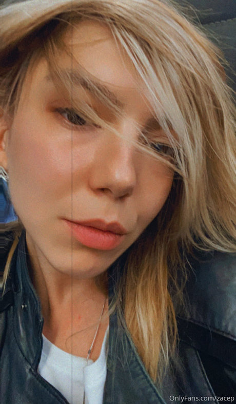 Anastasia Trepleff sexy kunst galerien