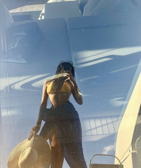 Shreya Arun schöne nackten foto