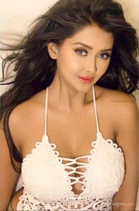 Kanchi Singh hübsche erotische bilder