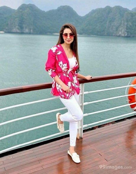 Musskan Sethi erwachsene erotische galerie