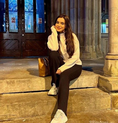 Ankitta Sharma erotische nette bilder