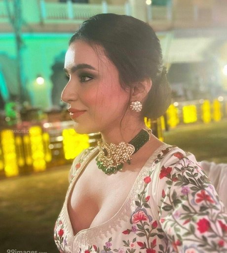 Ankitta Sharma erotische heiße foto