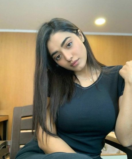 Ketika Sharma akt pornostar galerie