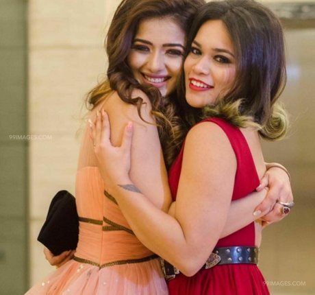 Ketika Sharma pornostar kunst galerien