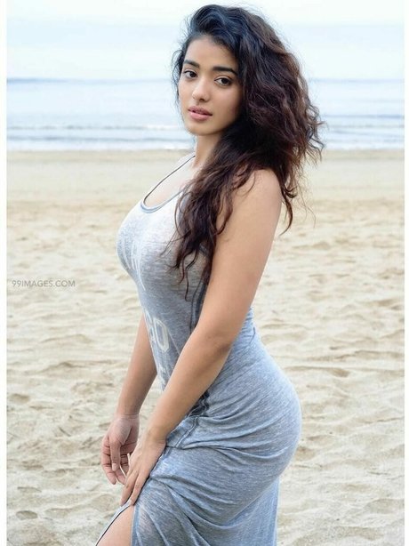 Ketika Sharma erotische nackt foto