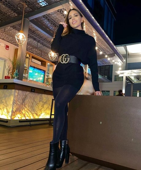 Ana Lucia Vega porno nackten bild