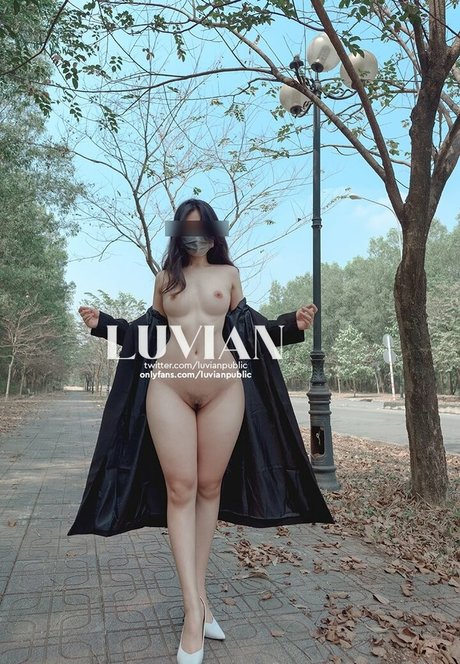 LuvianPublic sexy akt fotos