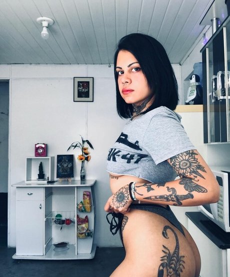 Tutufelina exklusive heiße bild