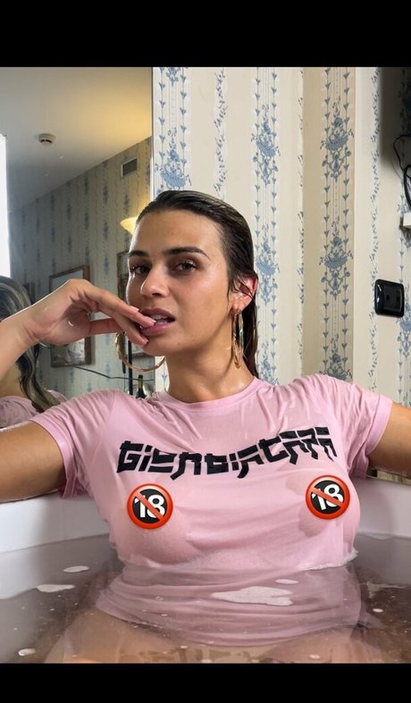 Giorgia Capa sexy akt archiv