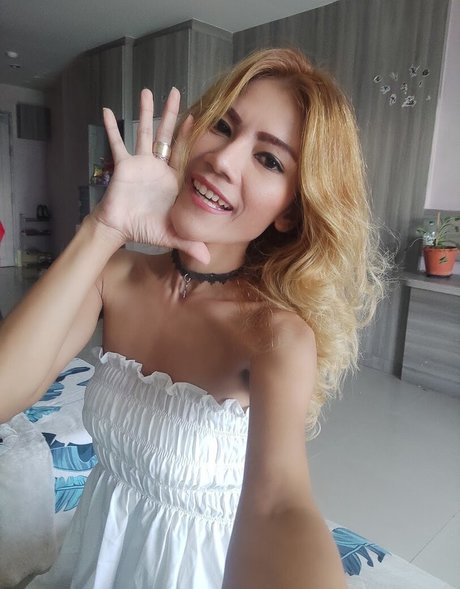 Apple Noodee model pornographische galerie