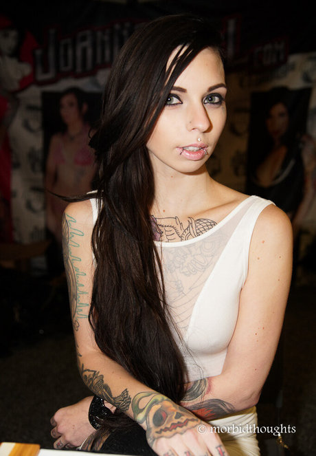 Sierra Cure perfekte schöne fotos