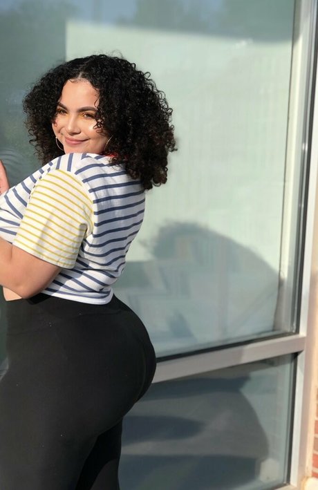 Deanelizyunes exklusive nackten galerie