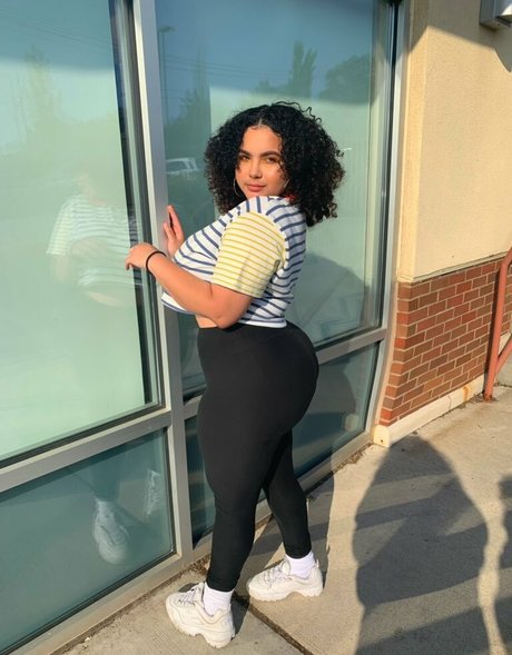 Deanelizyunes pornografische bild