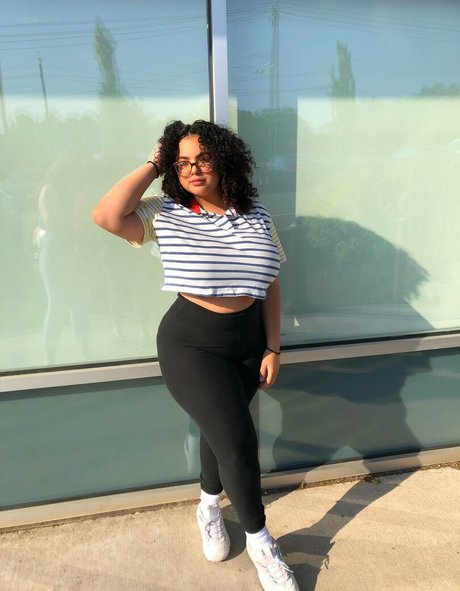 Deanelizyunes kostenlose pornografische archiv