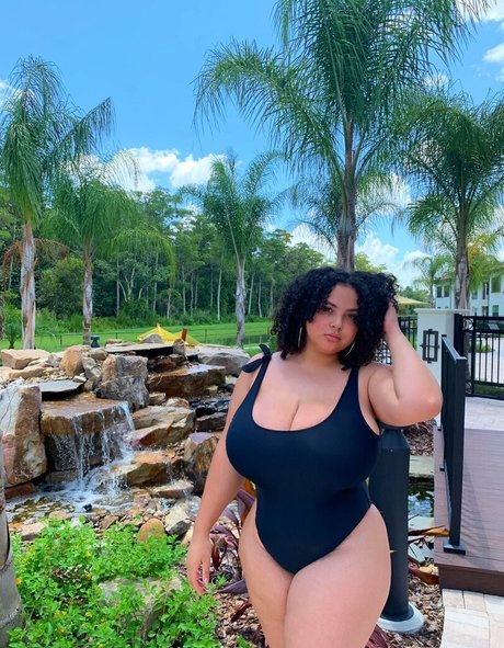 Deanelizyunes erotische erwachsene fotos