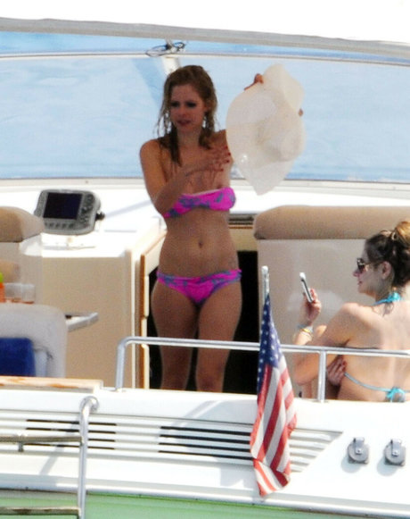 Avril Levigne sexy kunst fotos