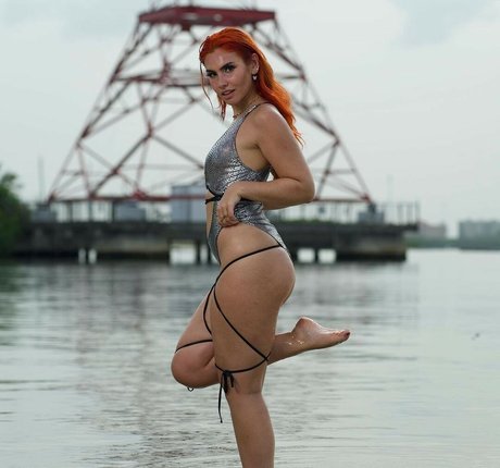 Alicia Atout xxx erwachsene fotos