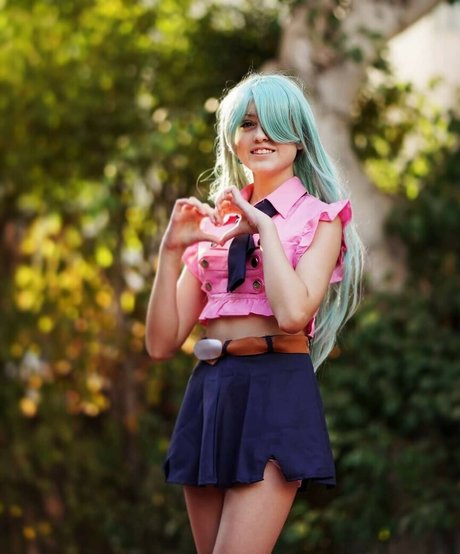 Adiyan nacktheit pornografische fotos