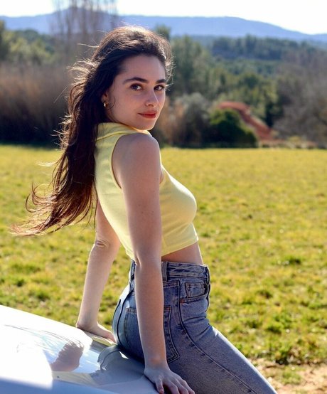 Esther Abrami schöne sexy galerie