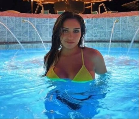 Christina Roki exklusive pornostar archiv