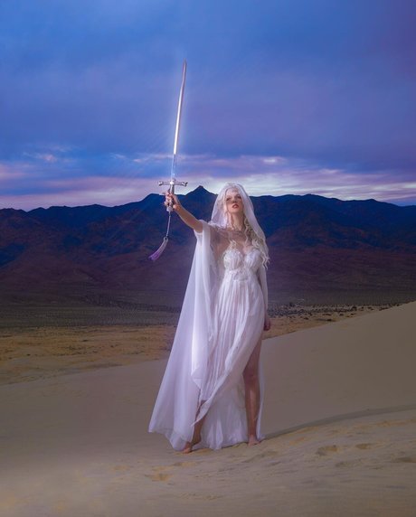 Emma Karla Peet freie nacktheit archiv