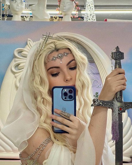 Emma Karla Peet erotische kostenlose fotos