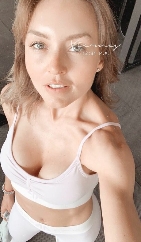 sehr dünne onlyfans nacktheit hübsche archiv