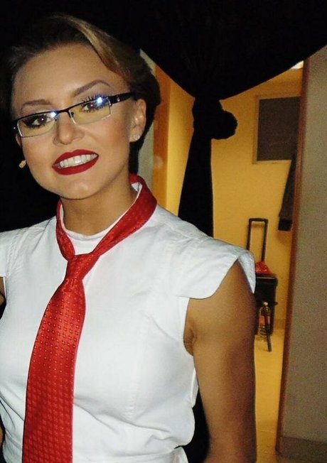 Angelique Boyer erwachsene bilder