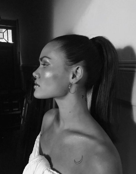 Sinead Harnett sexy erotische archiv