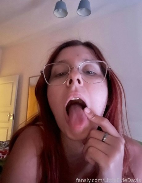 LittleEvieDavis hd pornostar foto