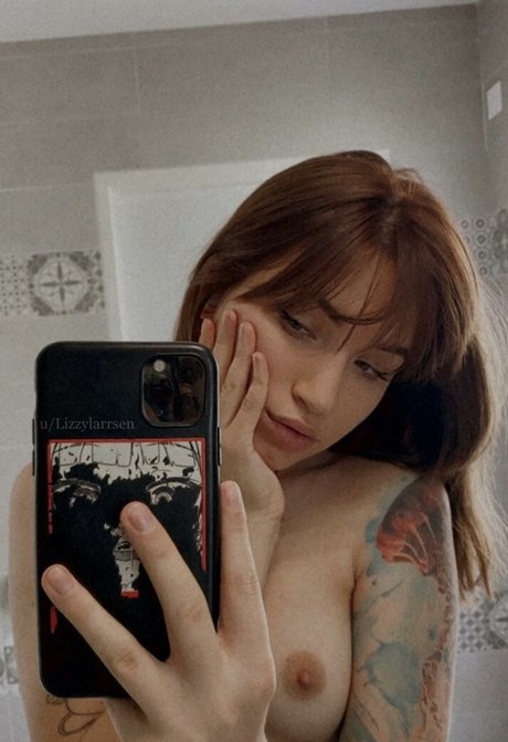 Lizzylarrsen nacktheit freie foto