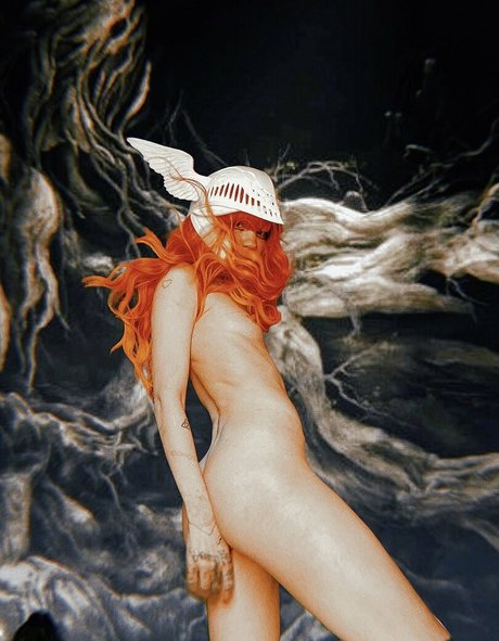 Claire Boucher top xxx galerien