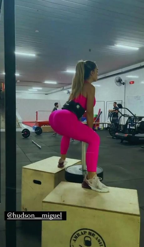 Carol Belli freie nackten fotos