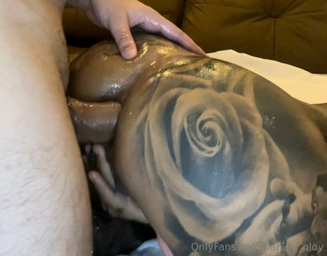 Ploy Panida xxx nackt archiv