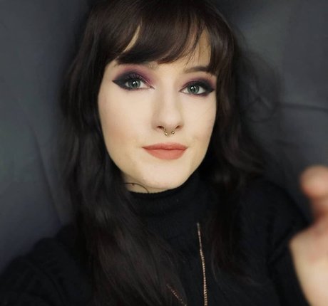 Ashi erotische nackten galerie