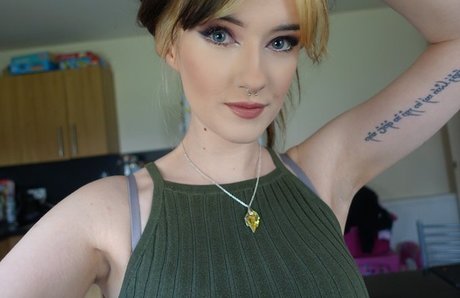 ebenholz-bdsm-onlyfans porno nackt archiv