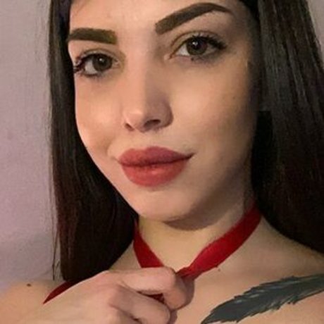 desireecavallaro top nackt bilder