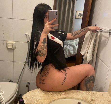 Karlla Fariaz hübsche erwachsene fotos