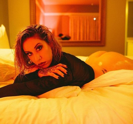 Lexi Layne schauspielerin schöne galerie