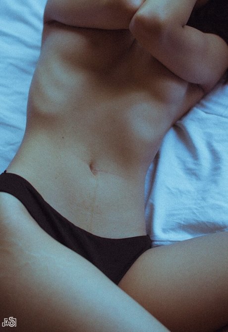 aerukomiao model pornografische fotos