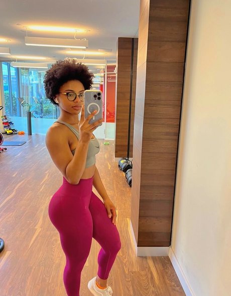 Saffronnn hübsche schöne galerie