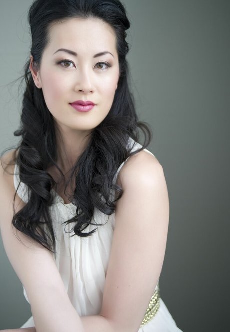 Olivia Cheng pornostar exklusive bilder